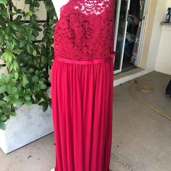 strapless open back dress One-Shoulder Lace Gown – Olvi's Lace